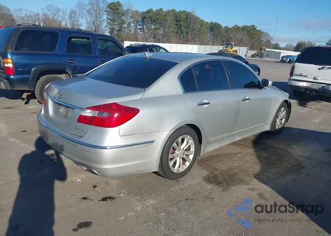 2013 Hyundai Genesis 3.8 z USA, uszkodzony, nr VIN KMHGC4DD5DU233523